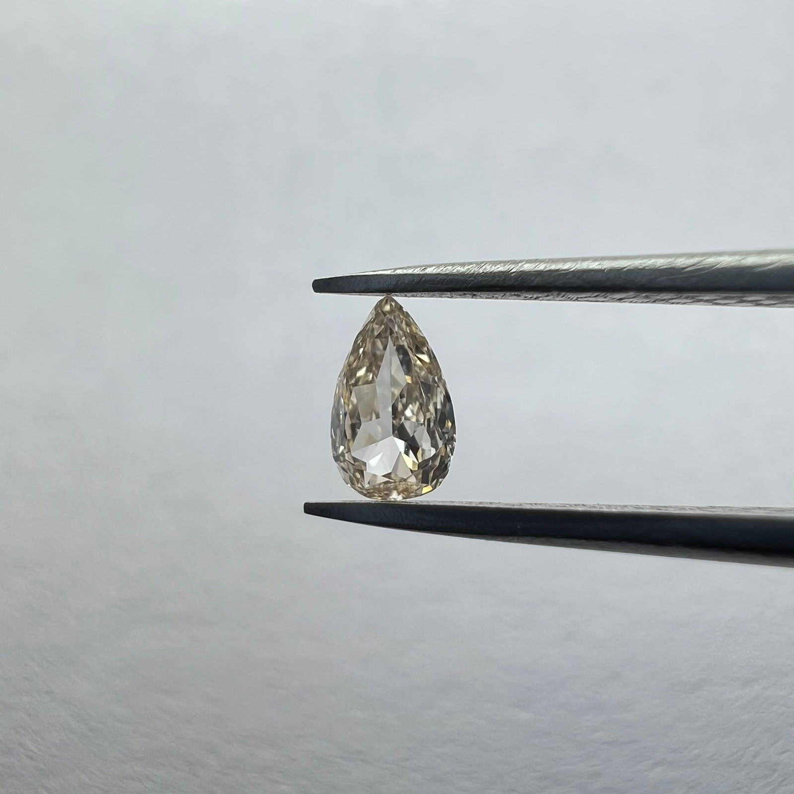 Loose Diamond - OTHER 0.33ct Brown VS1: Loose Diamond - OTHER 0.33ct Brown VS1 Source: This is a real non-mined Diamond that has been grown in a lab Shape: OTHER Carats: 0.33 Color: Brown Certification: NONE The Diamond Depot Guarantee: All
