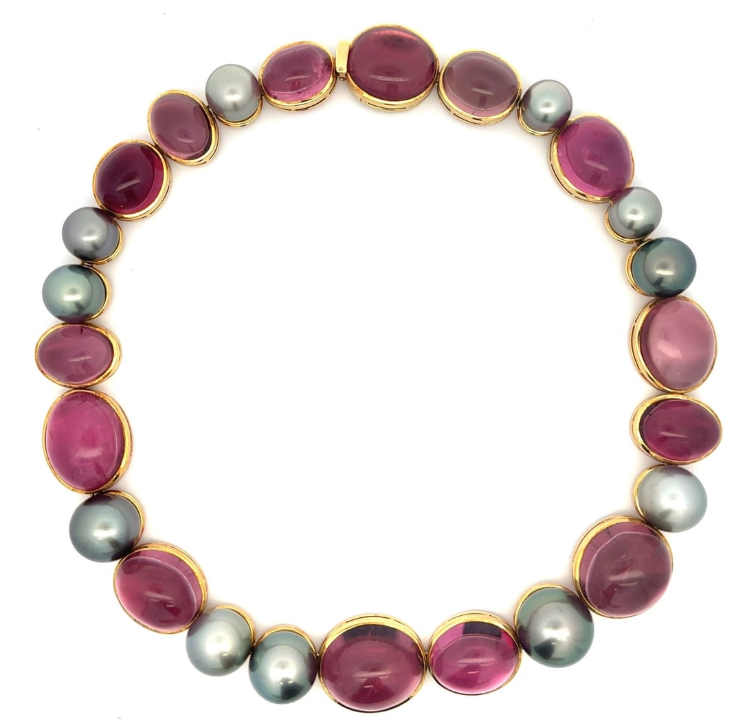 Vintage De Vroomen 18k Gold 250ct Pink Tourmaline Pearl Choker Necklace: Vintage De Vroomen 18k Gold 250ct Pink Tourmaline Pearl Choker Necklace This exquisite vintage choker necklace by Leo De Vroomen showcases a breathtaking combination of natural pink tourmaline and Tah