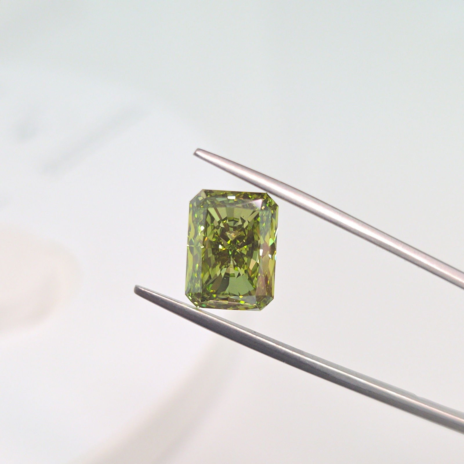 Loose Diamond - RADIANT 6.08ct Fancy Vivid Green VS1 (1 of 1)