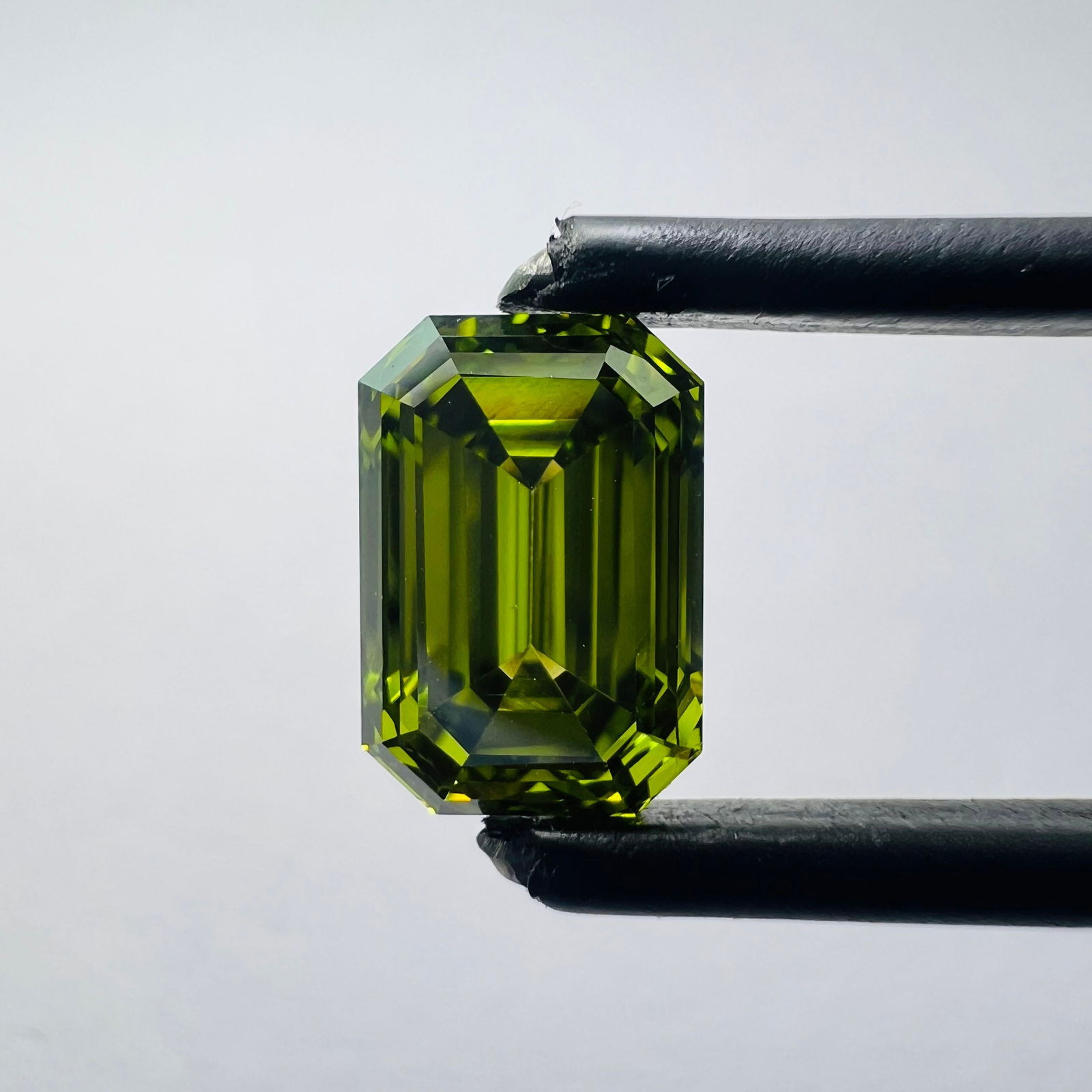 Loose Diamond - EMERALD 1.6ct Green VS1 (1 of 1)