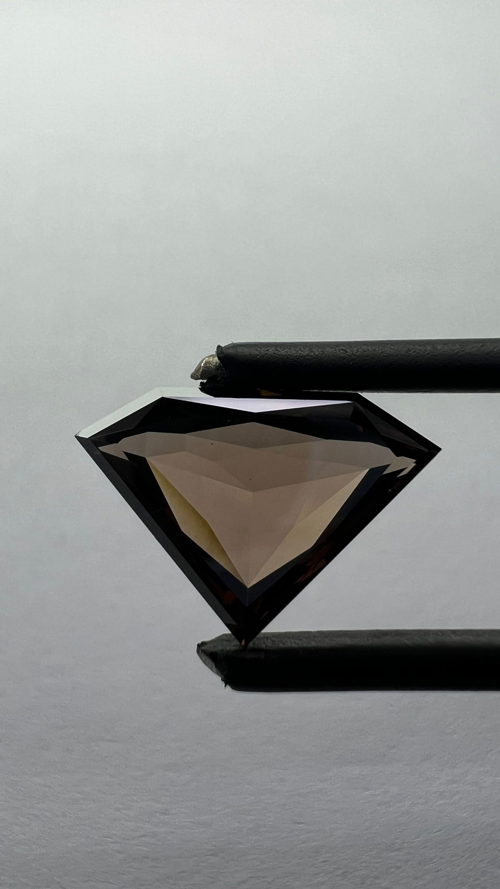 Loose Diamond - OTHER 1.63ct Brown VS1: Loose Diamond - OTHER 1.63ct Brown VS1 Source: This is a real non-mined Diamond that has been grown in a lab Shape: OTHER Carats: 1.63 Color: Brown Certification: NONE The Diamond Depot Guarantee: