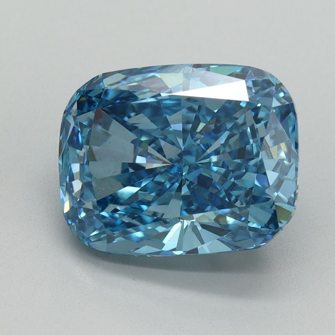 Loose Diamond - CUSHION MODIFIED 4.13ct Fancy Vivid Blue VS1: Loose Diamond - CUSHION MODIFIED 4.13ct Fancy Vivid Blue VS1 Source: This is a real non-mined Diamond that has been grown in a lab Shape: CUSHION MODIFIED Carats: 4.13 Color: Fancy Vivid Blue Certific