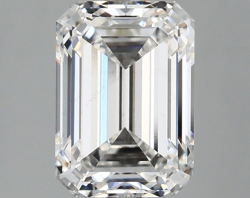 Loose Diamond - EMERALD 3.09ct E VS2: Loose Diamond - EMERALD 3.09ct E VS2 Source: This is a real non-mined Diamond that has been grown in a lab Shape: EMERALD Carats: 3.09 Color: E Clarity: VS2 Certification: IGI Video: