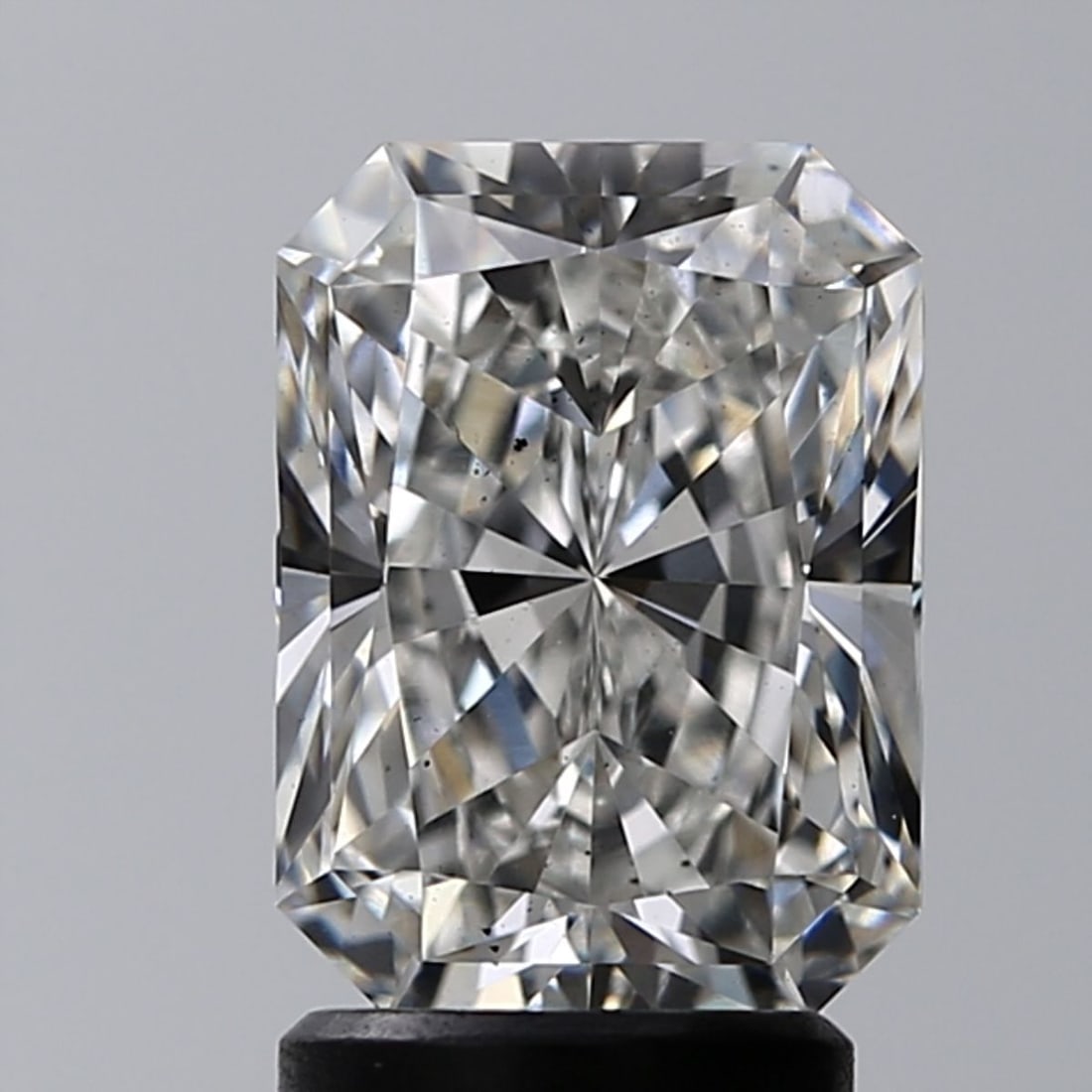 Loose Diamond - RADIANT 2.5ct G SI1: Loose Diamond - RADIANT 2.5ct G SI1 Source: This is a real non-mined Diamond that has been grown in a lab Shape: RADIANT Carats: 2.5 Color: G Clarity: SI1 Certification: IGI Video: Video Link The