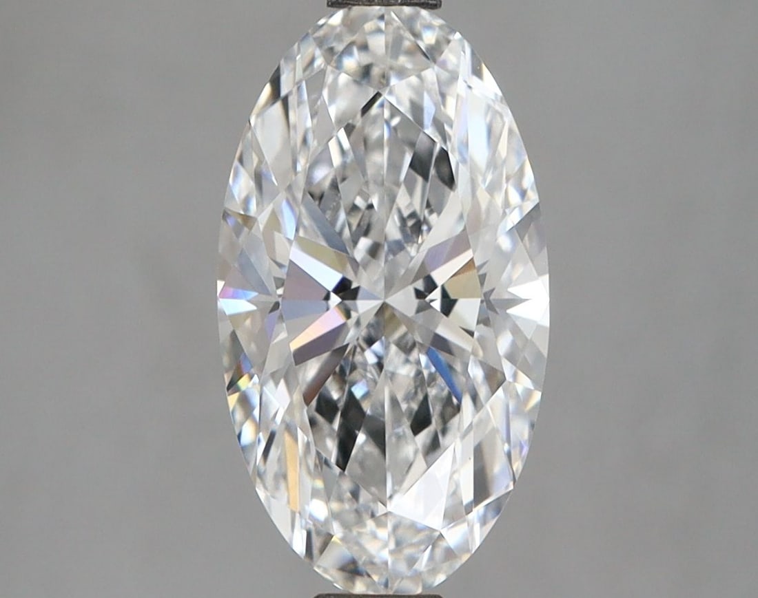 Loose Diamond - OVAL 2.33ct D VVS2: Loose Diamond - OVAL 2.33ct D VVS2 Source: This is a real non-mined Diamond that has been grown in a lab Shape: OVAL Carats: 2.33 Color: D Clarity: VVS2 Certification: IGI Video: Video Link The