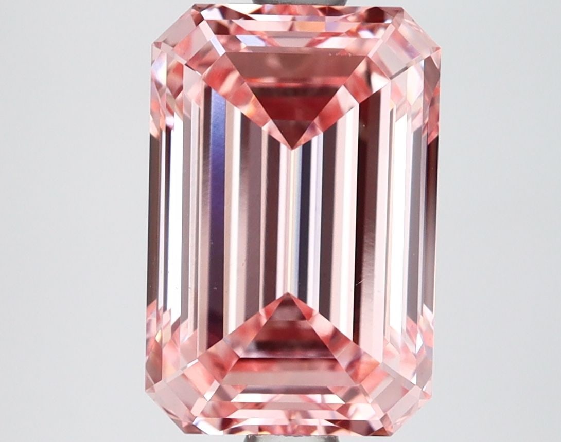 Loose Diamond - EMERALD 2.69ct Fancy Intense Pink VS1: Loose Diamond - EMERALD 2.69ct Fancy Intense Pink VS1 Source: This is a real non-mined Diamond that has been grown in a lab Shape: EMERALD Carats: 2.69 Color: Fancy Intense Pink Certification: IGI
