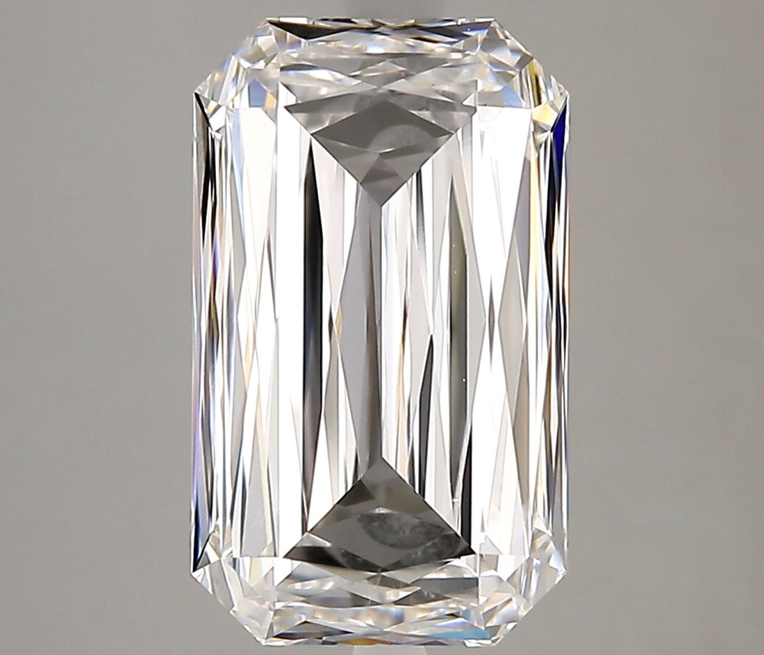 Loose Diamond - RADIANT 5.0ct E VVS2: Loose Diamond - RADIANT 5.0ct E VVS2 Source: This is a real non-mined Diamond that has been grown in a lab Shape: RADIANT Carats: 5.0 Color: E Clarity: VVS2 Certification: IGI Video: Video Link The