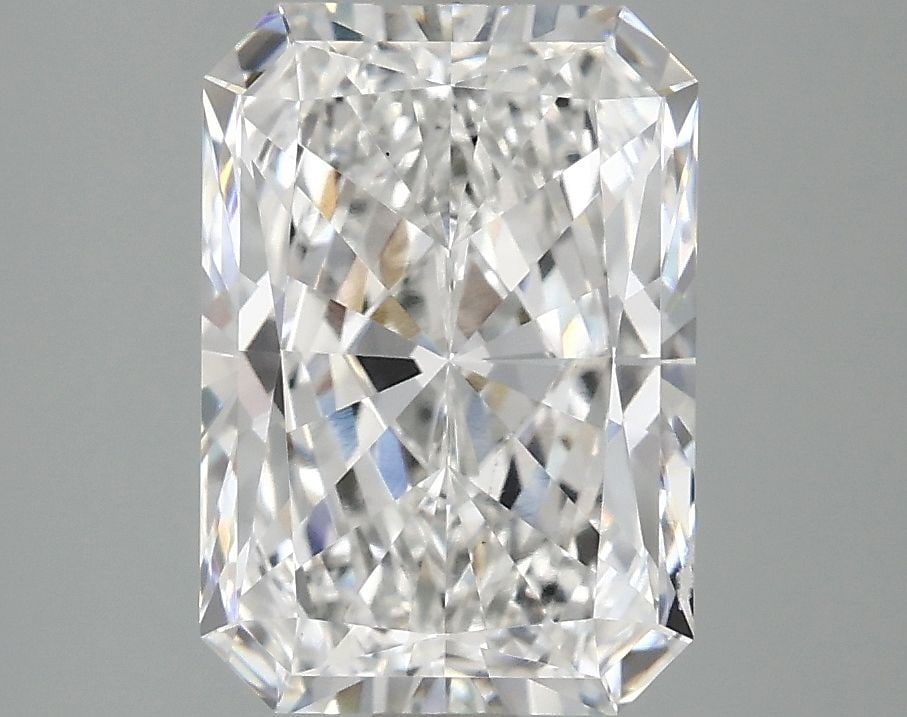 Loose Diamond - RADIANT 3.08ct E VS2: Loose Diamond - RADIANT 3.08ct E VS2 Source: This is a real non-mined Diamond that has been grown in a lab Shape: RADIANT Carats: 3.08 Color: E Clarity: VS2 Certification: IGI Video: Video Link The