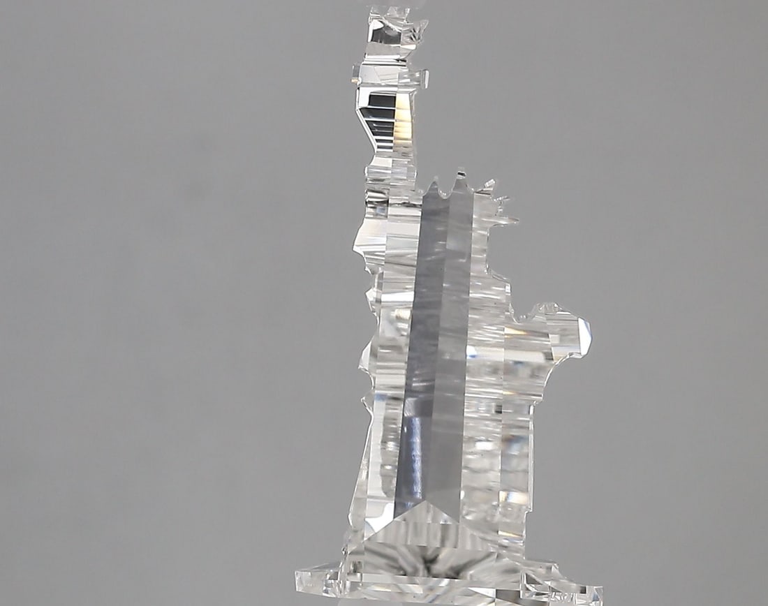 Loose Diamond - OTHER 4.31ct F VVS2: Loose Diamond - OTHER 4.31ct F VVS2 Source: This is a real non-mined Diamond that has been grown in a lab Shape: OTHER Carats: 4.31 Color: F Clarity: VVS2 Certification: IGI Video: Video Link The