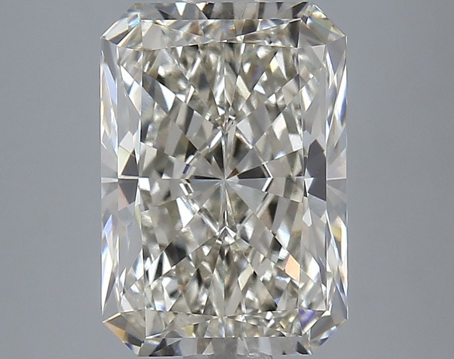 Loose Diamond - RADIANT 4.11ct I VVS2: Loose Diamond - RADIANT 4.11ct I VVS2 Source: This is a real non-mined Diamond that has been grown in a lab Shape: RADIANT Carats: 4.11 Color: I Clarity: VVS2 Certification: IGI Video: Video Link 