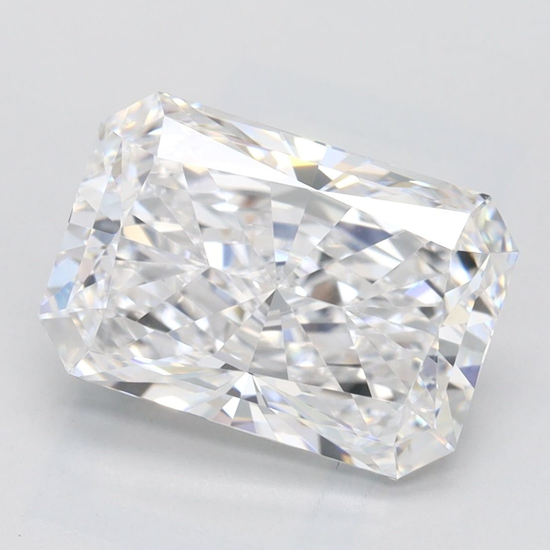 Loose Diamond - RADIANT 3.1ct D IF: Loose Diamond - RADIANT 3.1ct D IF Source: This is a real non-mined Diamond that has been grown in a lab Shape: RADIANT Carats: 3.1 Color: D Clarity: IF Certification: IGI Video: Video Link The