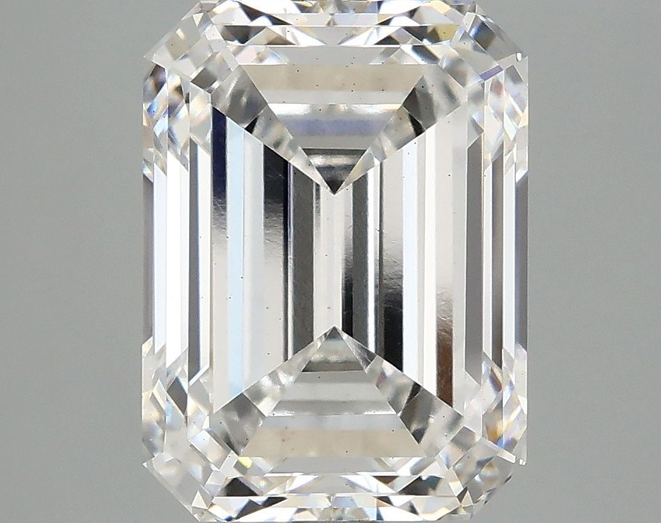 Loose Diamond - EMERALD 5.05ct E VS2: Loose Diamond - EMERALD 5.05ct E VS2 Source: This is a real non-mined Diamond that has been grown in a lab Shape: EMERALD Carats: 5.05 Color: E Clarity: VS2 Certification: IGI Video: