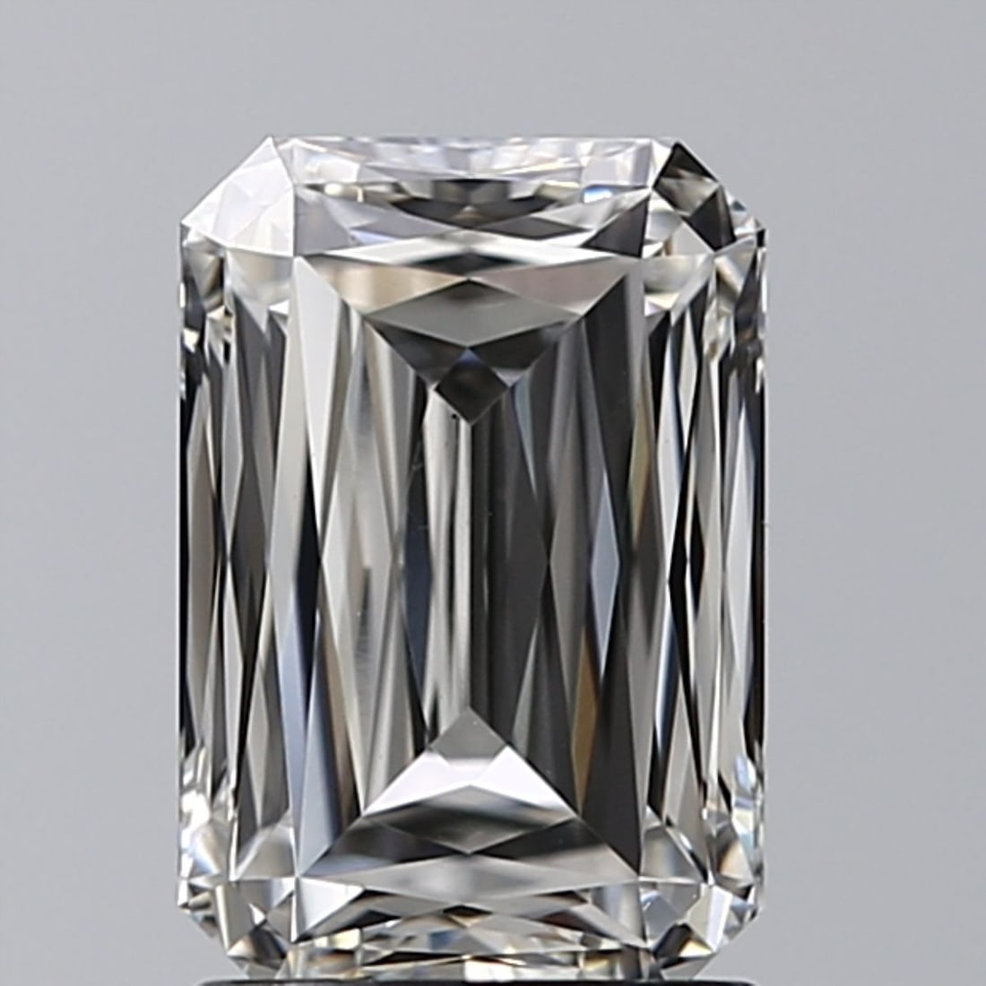 Loose Diamond - RADIANT 1.82ct H VS1: Loose Diamond - RADIANT 1.82ct H VS1 Source: This is a real non-mined Diamond that has been grown in a lab Shape: RADIANT Carats: 1.82 Color: H Clarity: VS1 Certification: IGI Video: Video Link The