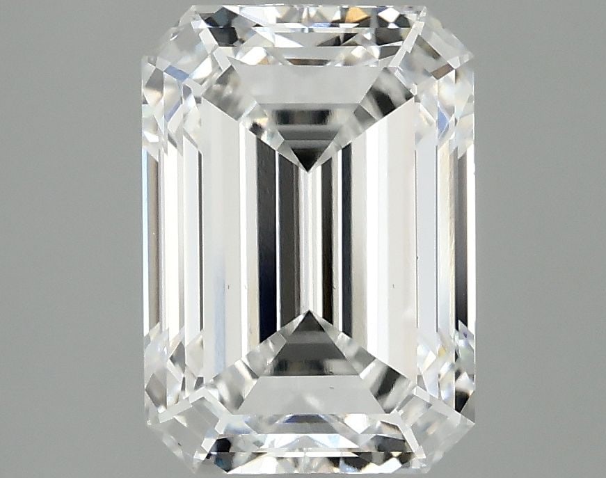 Loose Diamond - EMERALD 3.09ct E VS2: Loose Diamond - EMERALD 3.09ct E VS2 Source: This is a real non-mined Diamond that has been grown in a lab Shape: EMERALD Carats: 3.09 Color: E Clarity: VS2 Certification: IGI Video: