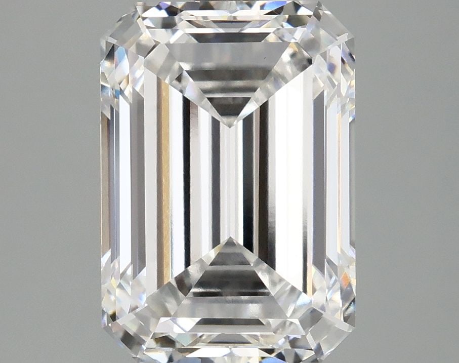 Loose Diamond - EMERALD 4.05ct E VS1: Loose Diamond - EMERALD 4.05ct E VS1 Source: This is a real non-mined Diamond that has been grown in a lab Shape: EMERALD Carats: 4.05 Color: E Clarity: VS1 Certification: IGI Video: