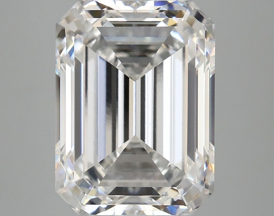 Loose Diamond - EMERALD 5.1ct E VS1: Loose Diamond - EMERALD 5.1ct E VS1 Source: This is a real non-mined Diamond that has been grown in a lab Shape: EMERALD Carats: 5.1 Color: E Clarity: VS1 Certification: IGI Video: