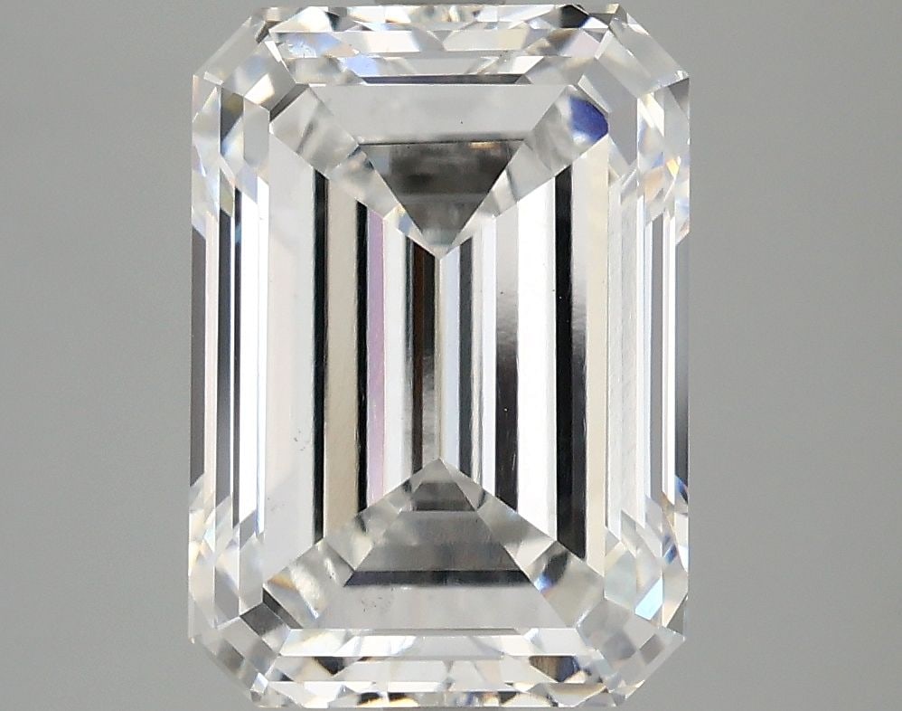 Loose Diamond - EMERALD 5.04ct E VS2: Loose Diamond - EMERALD 5.04ct E VS2 Source: This is a real non-mined Diamond that has been grown in a lab Shape: EMERALD Carats: 5.04 Color: E Clarity: VS2 Certification: IGI Video: