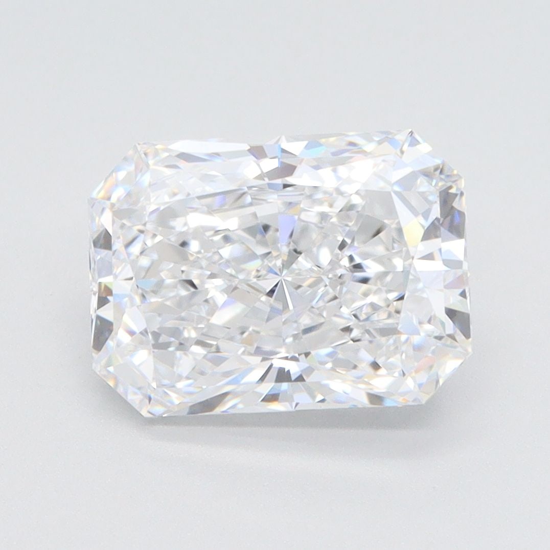 Loose Diamond - RADIANT 3.01ct D VVS2: Loose Diamond - RADIANT 3.01ct D VVS2 Source: This is a real non-mined Diamond that has been grown in a lab Shape: RADIANT Carats: 3.01 Color: D Clarity: VVS2 Certification: GIA Video: