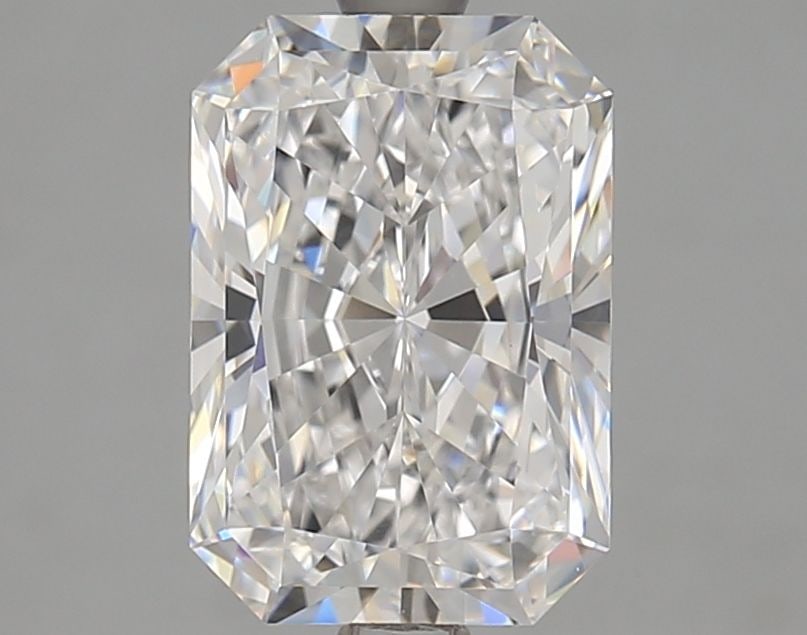 Loose Diamond - RADIANT 2.71ct D VS1: Loose Diamond - RADIANT 2.71ct D VS1 Source: This is a real non-mined Diamond that has been grown in a lab Shape: RADIANT Carats: 2.71 Color: D Clarity: VS1 Certification: GIA Video: