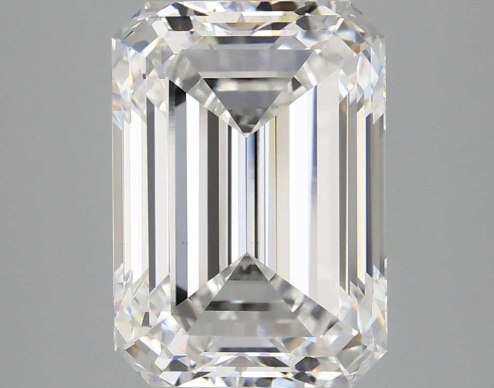 Loose Diamond - EMERALD 5.03ct E VS1: Loose Diamond - EMERALD 5.03ct E VS1 Source: This is a real non-mined Diamond that has been grown in a lab Shape: EMERALD Carats: 5.03 Color: E Clarity: VS1 Certification: IGI Video: