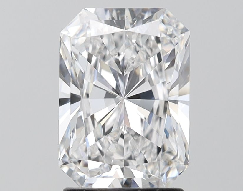 Loose Diamond - RADIANT 2.11ct D VVS2: Loose Diamond - RADIANT 2.11ct D VVS2 Source: This is a real non-mined Diamond that has been grown in a lab Shape: RADIANT Carats: 2.11 Color: D Clarity: VVS2 Certification: IGI Video: