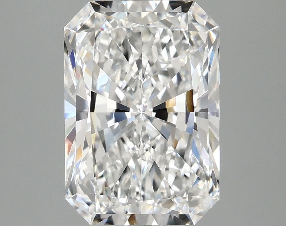 Loose Diamond - RADIANT 3.08ct E VVS2: Loose Diamond - RADIANT 3.08ct E VVS2 Source: This is a real non-mined Diamond that has been grown in a lab Shape: RADIANT Carats: 3.08 Color: E Clarity: VVS2 Certification: IGI Video: Video Link 