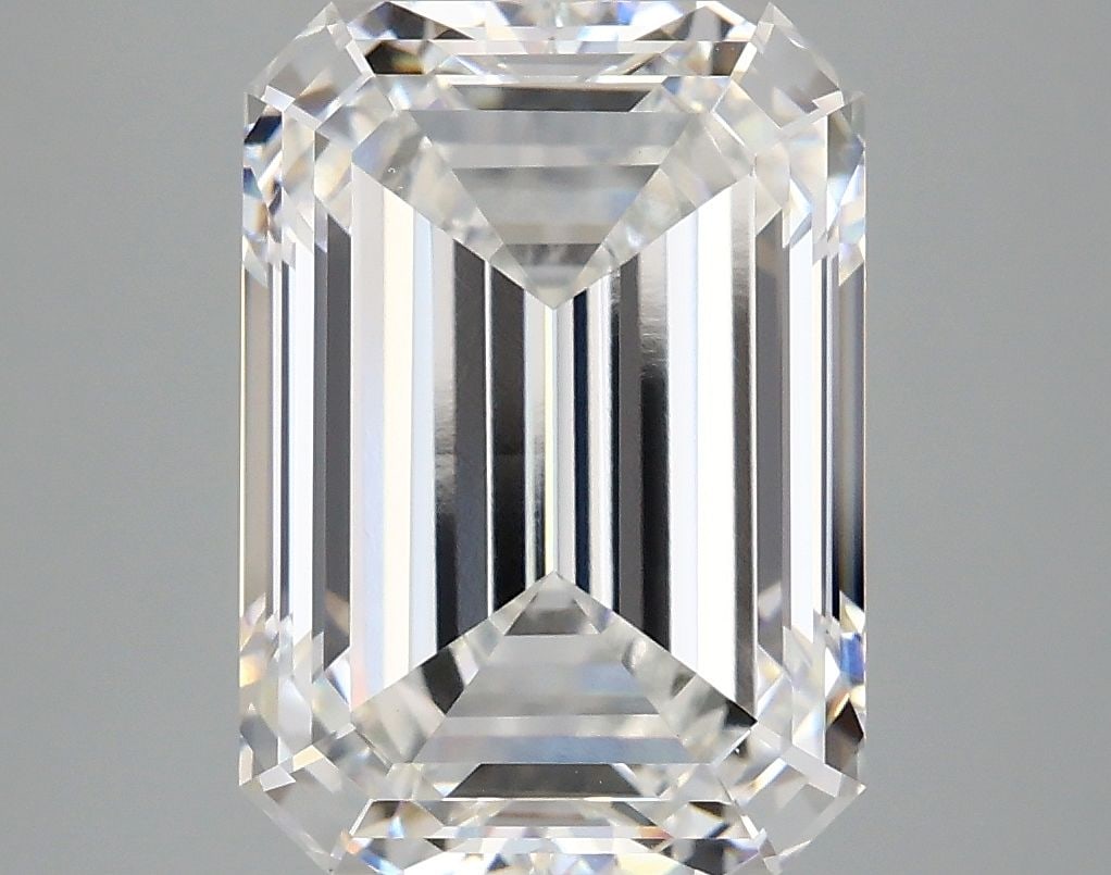 Loose Diamond - EMERALD 5.08ct E VS1: Loose Diamond - EMERALD 5.08ct E VS1 Source: This is a real non-mined Diamond that has been grown in a lab Shape: EMERALD Carats: 5.08 Color: E Clarity: VS1 Certification: IGI Video: