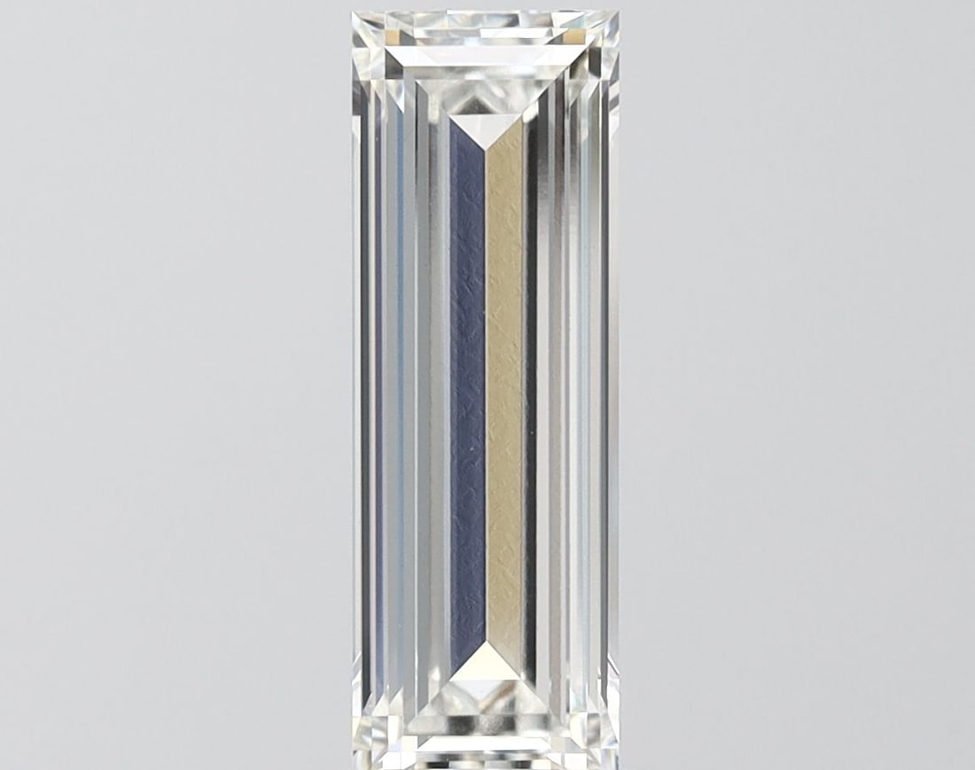 Loose Diamond - BAGUETTE 2.09ct G VVS2: Loose Diamond - BAGUETTE 2.09ct G VVS2 Source: This is a real non-mined Diamond that has been grown in a lab Shape: BAGUETTE Carats: 2.09 Color: G Clarity: VVS2 Certification: IGI Video: