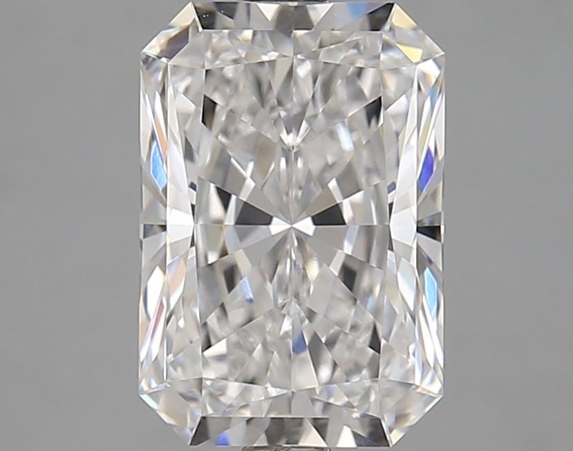 Loose Diamond - RADIANT 3.14ct D VVS2: Loose Diamond - RADIANT 3.14ct D VVS2 Source: This is a real non-mined Diamond that has been grown in a lab Shape: RADIANT Carats: 3.14 Color: D Clarity: VVS2 Certification: GIA Video: