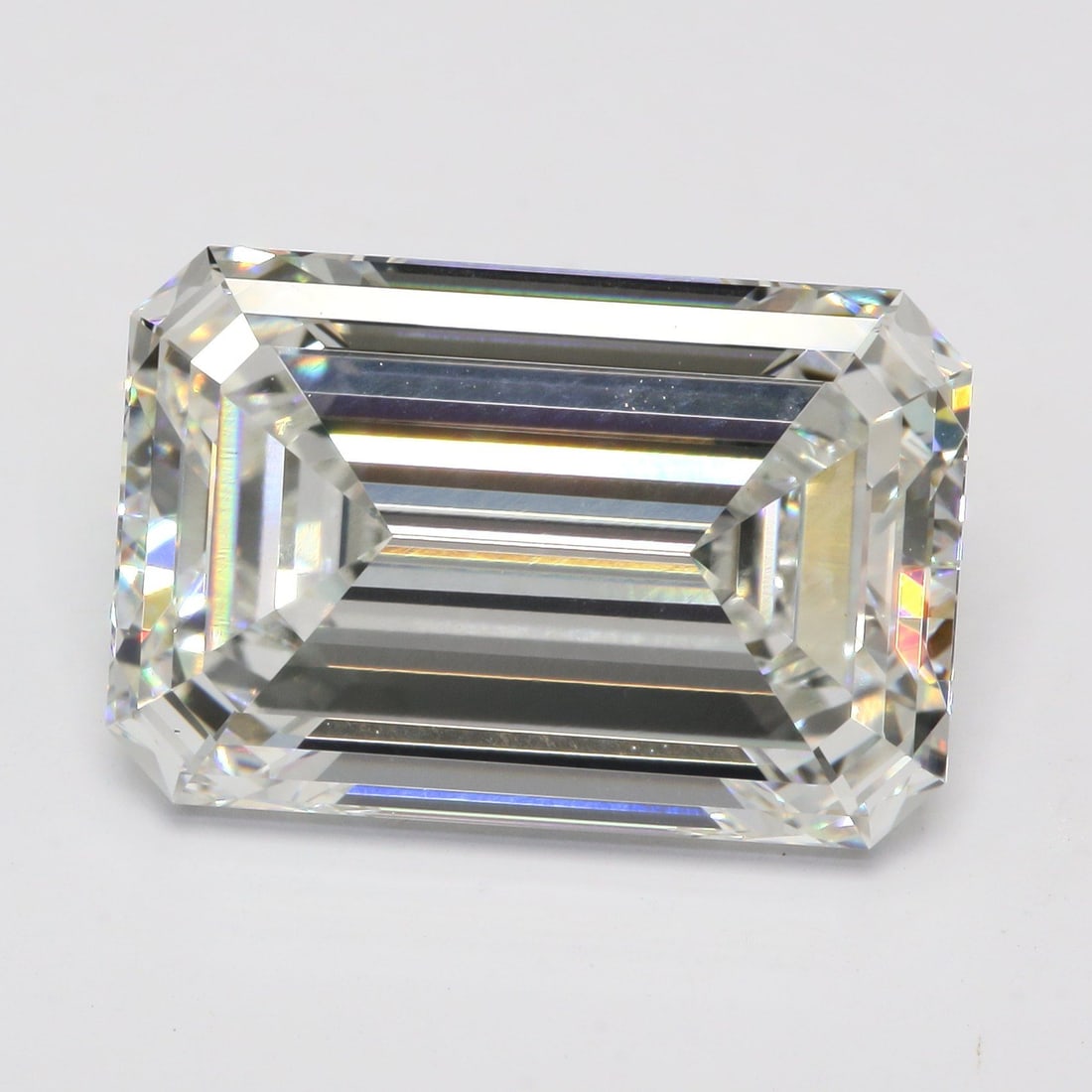 Loose Diamond - EMERALD 6.71ct G VS1: Loose Diamond - EMERALD 6.71ct G VS1 Source: This is a real non-mined Diamond that has been grown in a lab Shape: EMERALD Carats: 6.71 Color: G Clarity: VS1 Certification: IGI Video: