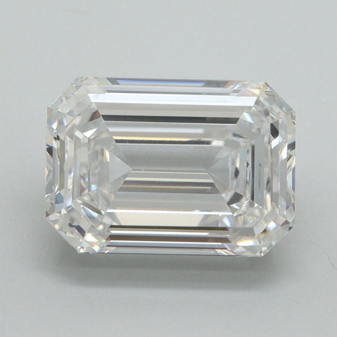 Loose Diamond - EMERALD 5.02ct D VS1: Loose Diamond - EMERALD 5.02ct D VS1 Source: This is a real non-mined Diamond that has been grown in a lab Shape: EMERALD Carats: 5.02 Color: D Clarity: VS1 Certification: IGI Video: Video Link The