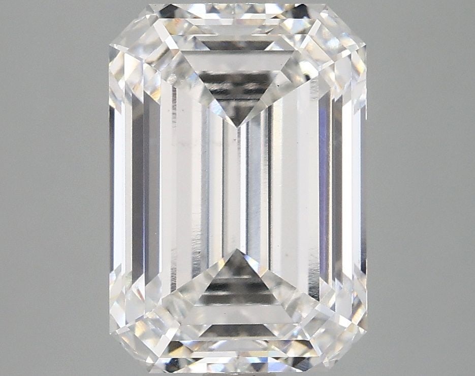 Loose Diamond - EMERALD 4.03ct E VS1: Loose Diamond - EMERALD 4.03ct E VS1 Source: This is a real non-mined Diamond that has been grown in a lab Shape: EMERALD Carats: 4.03 Color: E Clarity: VS1 Certification: IGI Video: