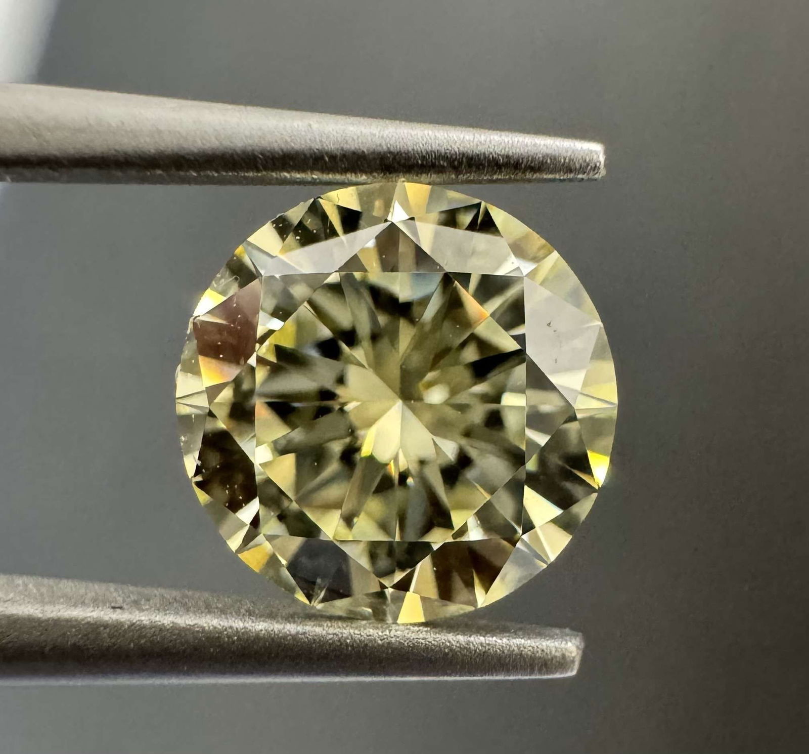 Loose Diamond - ROUND 0.91ct Yellow VS2 (1 of 1)