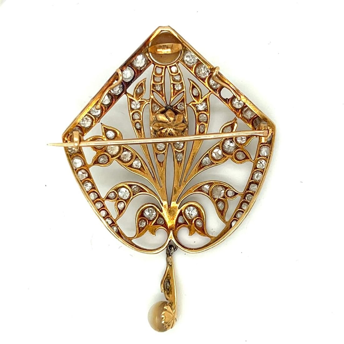 Victorian 18K Gold Platinum Pearl Diamond Brooch 3.25 Ct: Victorian 18K Gold Platinum Pearl Diamond Brooch 3.25 Ct This exquisite Victorian brooch features a stunning combination of 18K gold and platinum, elegantly adorned with three natural pearls and appro