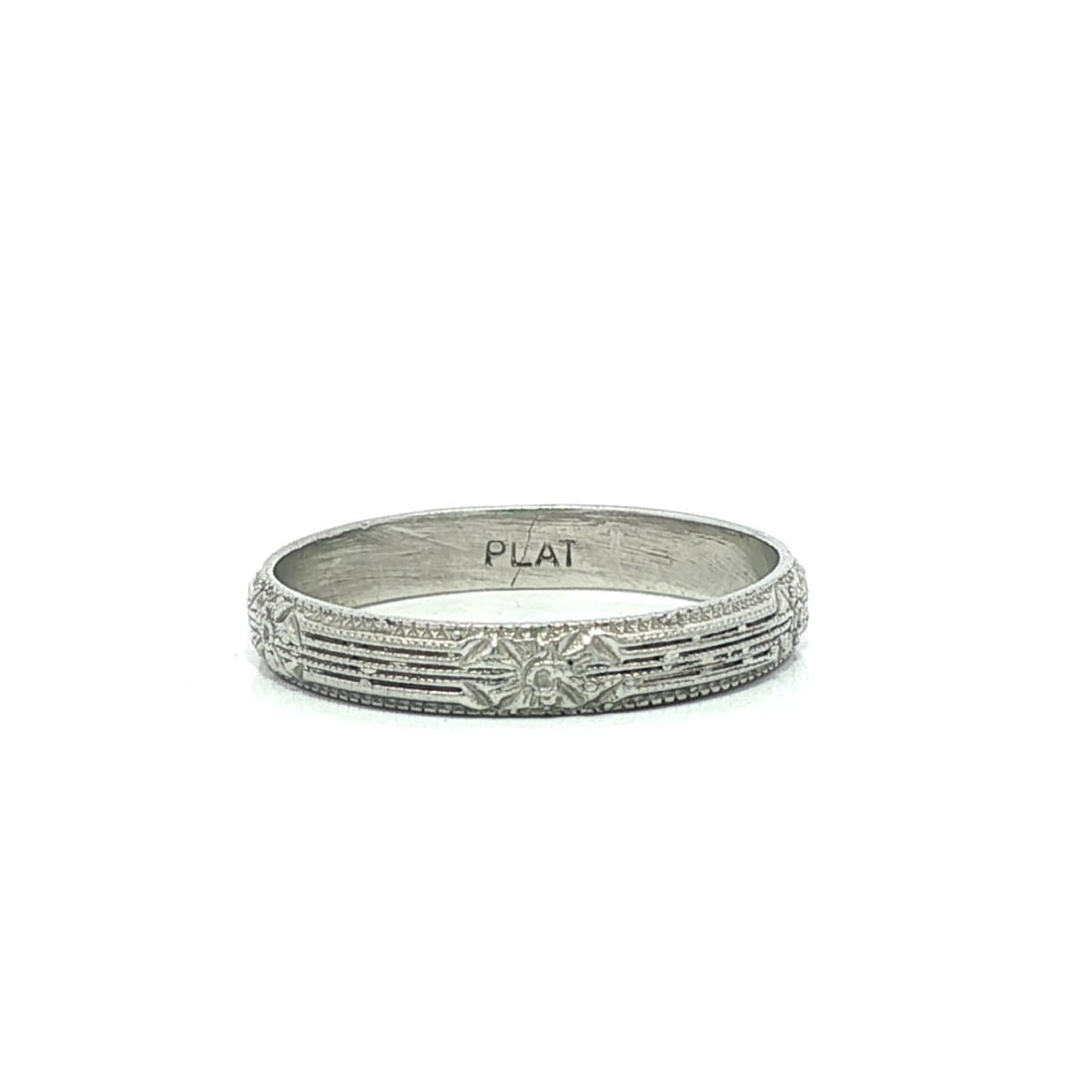 Platinum Art Deco Floral Eternity Wedding Band Ring 2.7mm Size 4.5: Platinum Art Deco Floral Eternity Wedding Band Ring 2.7mm Size 4.5 This antique Art Deco eternity band is crafted from solid .850+ platinum and features a grooved floral section design. The ring