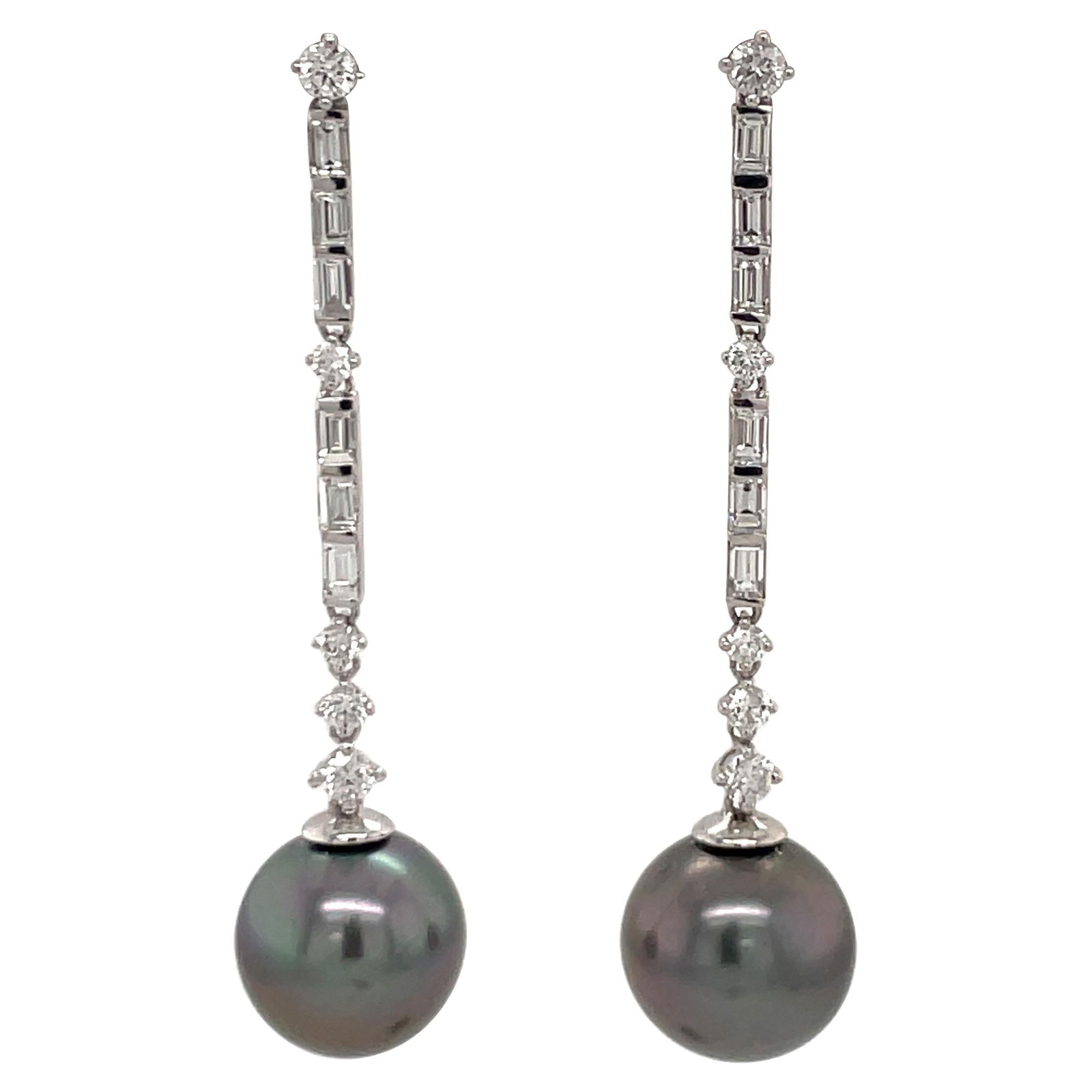 Harbor Diamonds Tahitian Pearl Diamond Drop Earrings 1.37 Carats 18K White Gold: Harbor Diamonds Tahitian Pearl Diamond Drop Earrings 1.37 Carats 18K White Gold These exquisite drop earrings are crafted in 18K white gold and showcase two stunning Tahitian pearls, each measuring be