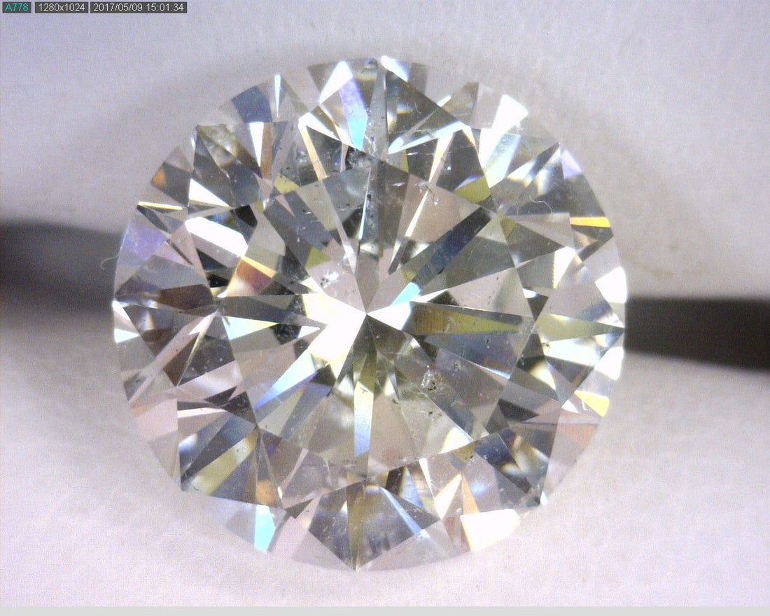 Loose Diamond - ROUND 4.58ct H SI2: Loose Diamond - ROUND 4.58ct H SI2 Source: Natural Shape: ROUND Carats: 4.58 Color: H Clarity: SI2 Certification: OTHER The Diamond Depot Guarantee: All items in this auction are guaranteed to be 100%