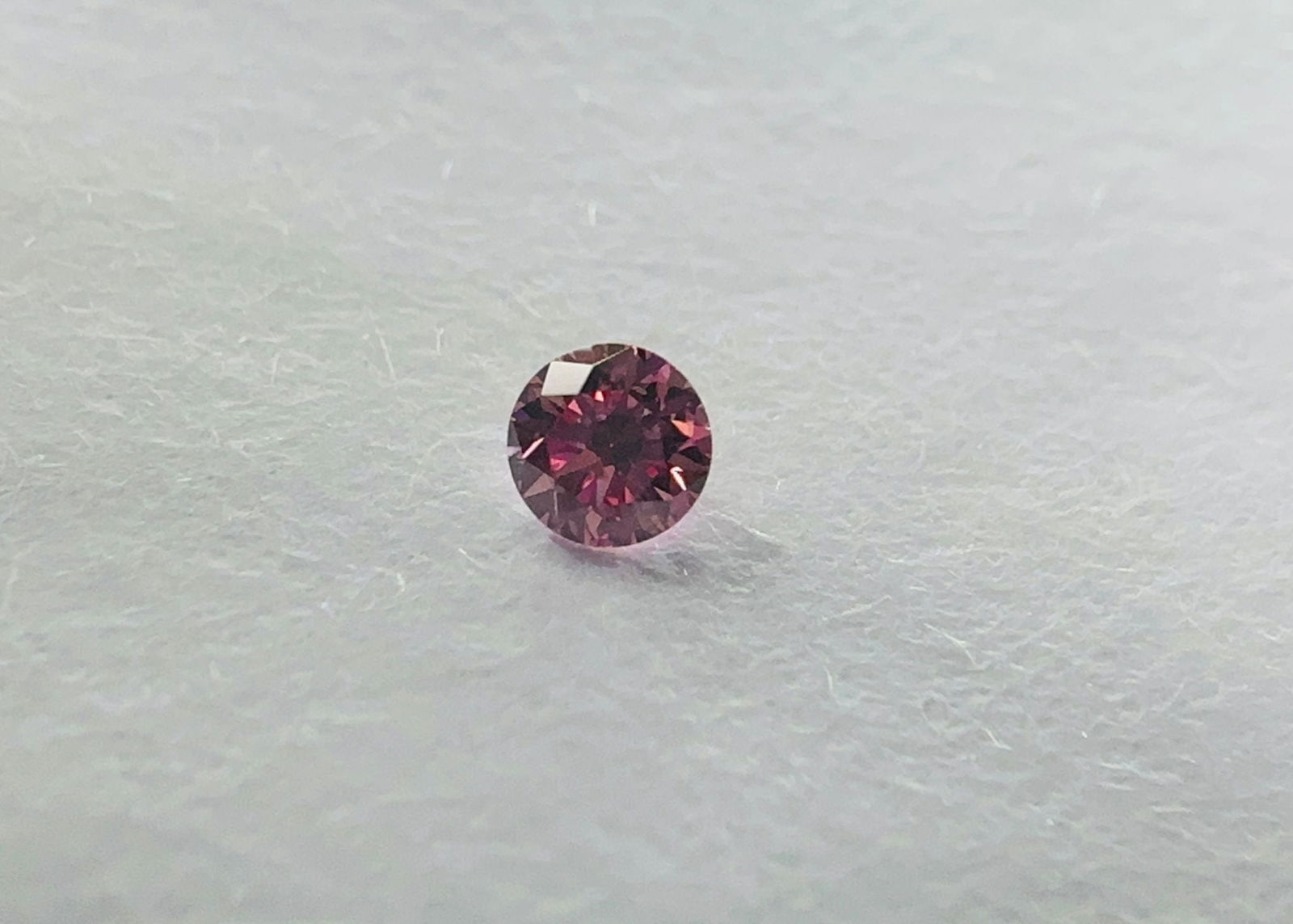 Loose Diamond - ROUND 0.04ct Fancy Vivid Purplish Pink (1 of 1)