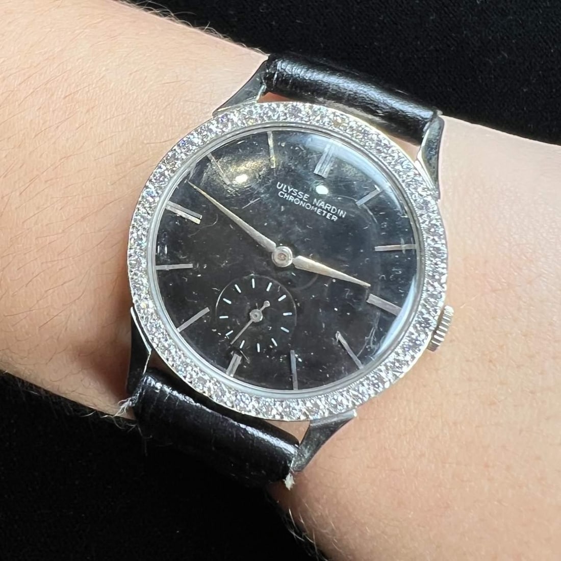 Ulysse Nardin 14K White Gold Diamond Dress Watch 1.40 Ct: Ulysse Nardin 14K White Gold Diamond Dress Watch 1.40 Ct This exquisite Ulysse Nardin dress watch features a stunning 14K white gold case that showcases a sophisticated design. Weighing 28.2 grams,