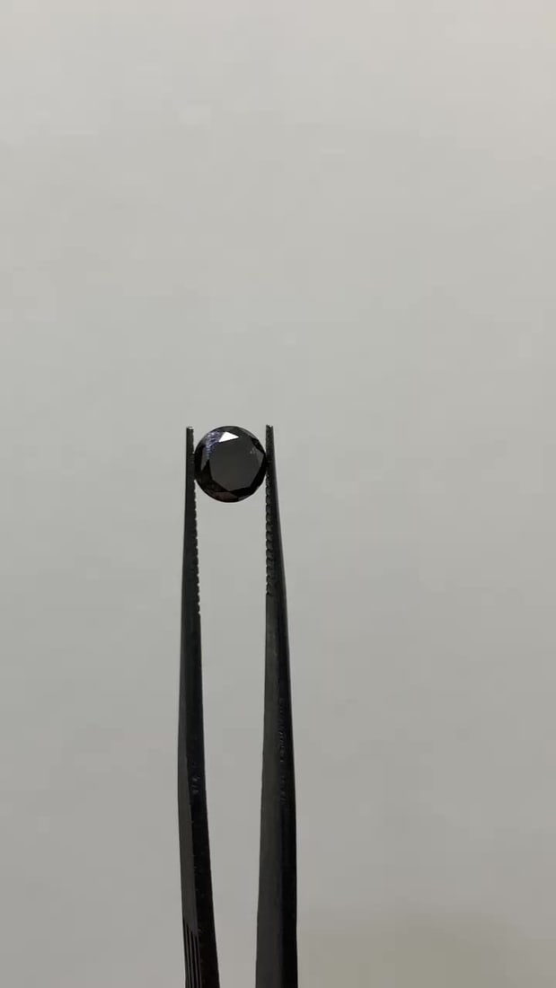Loose Diamond - ROUND 1.14ct Fancy Black VVS2: Loose Diamond - ROUND 1.14ct Fancy Black VVS2 Source: Natural Shape: ROUND Carats: 1.14 Color: Fancy Black Certification: GIA Video:
