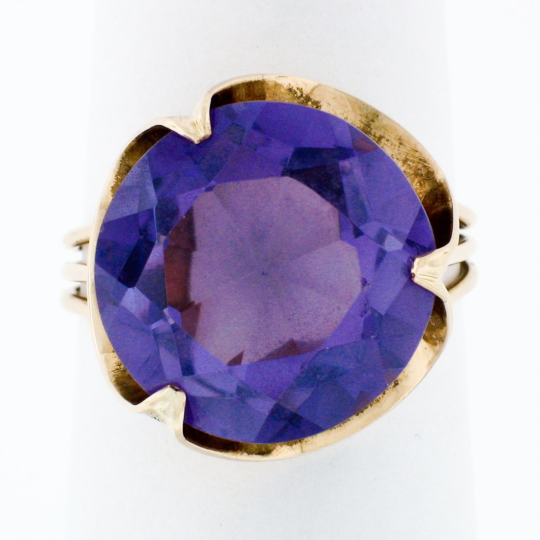 Handmade Vintage 14k Rose Gold 13.7mm Synthetic Alexandrite Solitaire Ring: Handmade Vintage 14k Rose Gold 13.7mm Synthetic Alexandrite Solitaire Ring This exquisite vintage solitaire ring is handcrafted from solid 14k rose gold and features a stunning 13.7mm round cut synthe