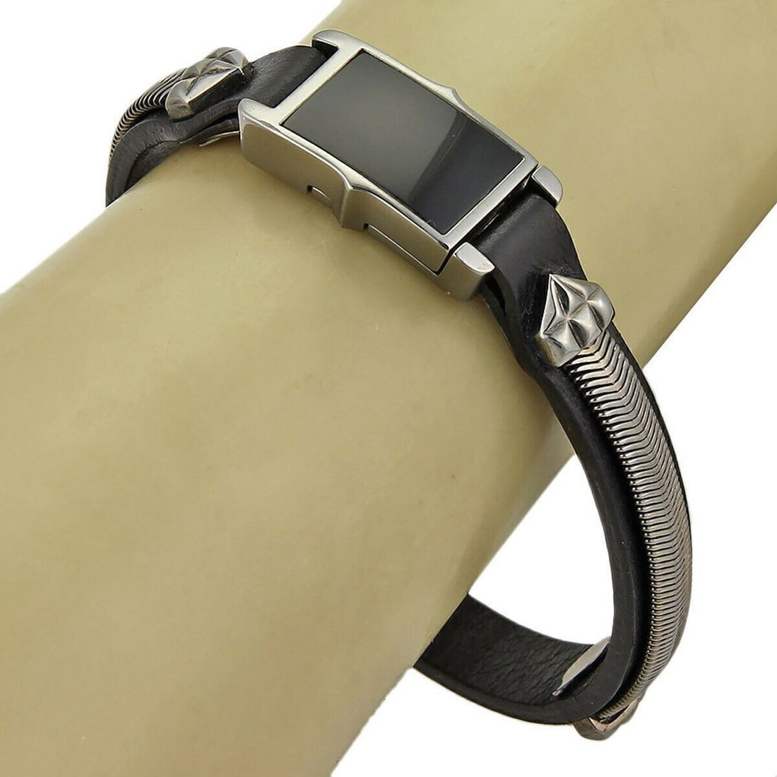 Alchemy in the UK Sterling Silver Onyx Leather Identity Bracelet by Stephen Webster: Alchemy in the UK Sterling Silver Onyx Leather Identity Bracelet by Stephen Webster This Stephen Webster Alchemy in the UK bracelet features a distinctive identity (ID) style crafted from sterling dar