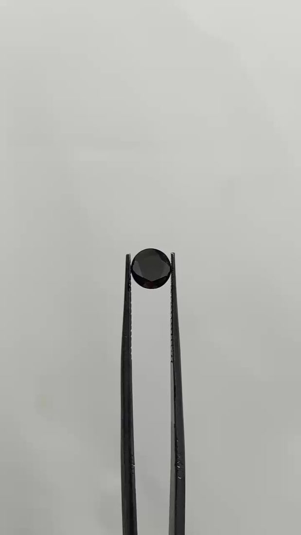 Loose Diamond - ROUND 1.02ct Fancy Black VVS2: Loose Diamond - ROUND 1.02ct Fancy Black VVS2 Source: Natural Shape: ROUND Carats: 1.02 Color: Fancy Black Certification: GIA Video: