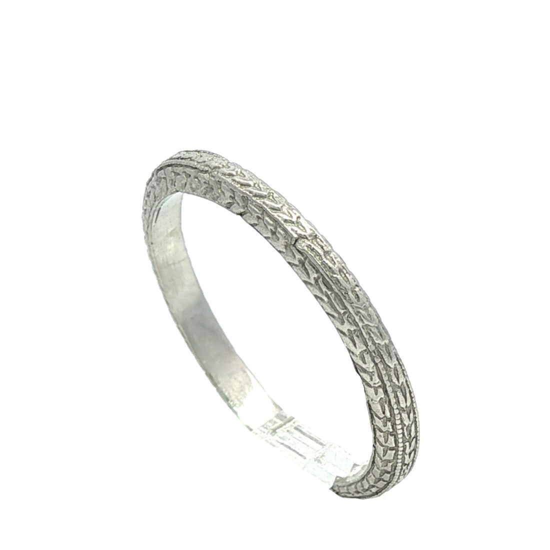 Antique Art Deco Platinum 1.9mm Wheat Etched Band Ring Size 3.5: Antique Art Deco Platinum 1.9mm Wheat Etched Band Ring Size 3.5 This exquisite Antique Art Deco band ring is crafted from solid platinum with a stunning wheat etched pattern, making it a unique