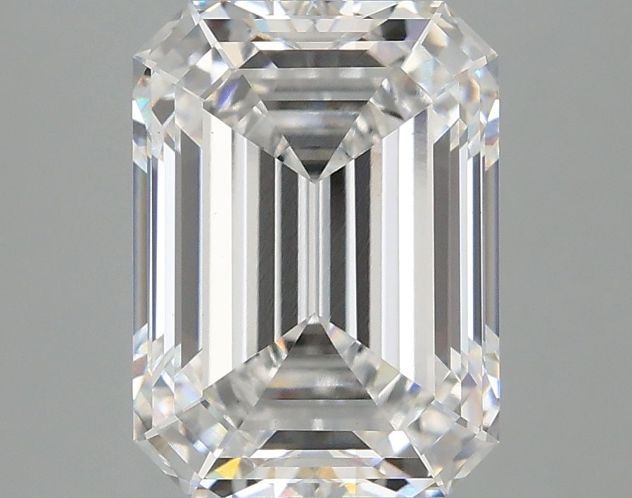 Loose Diamond - EMERALD 4.08ct E VS1: Loose Diamond - EMERALD 4.08ct E VS1 Source: This is a real non-mined Diamond that has been grown in a lab Shape: EMERALD Carats: 4.08 Color: E Clarity: VS1 Certification: IGI Video: