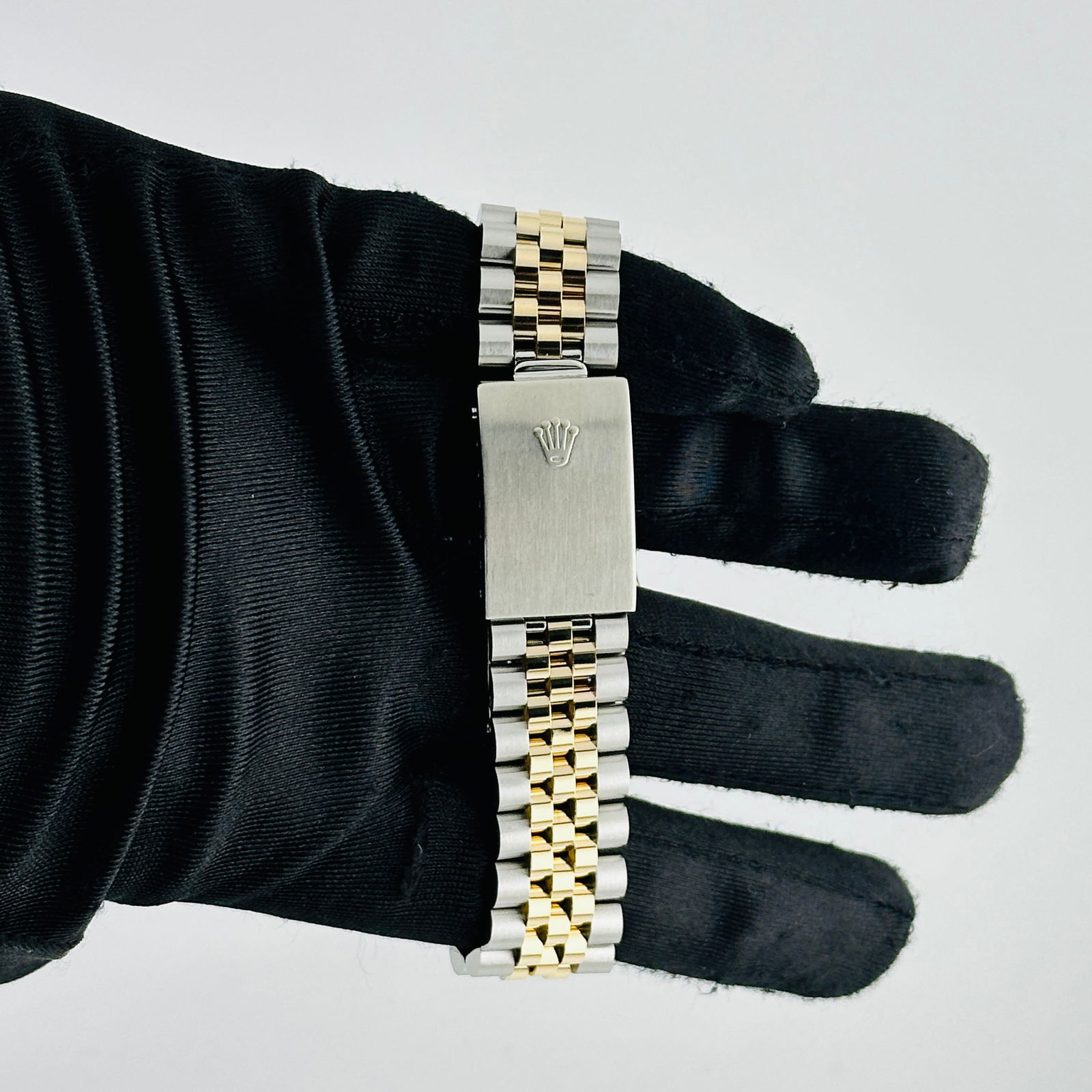 Datejust 36mm Watch Ref 16013 Yellow Gold and Steel Champagne Dial: Datejust 36mm Watch Ref 16013 Yellow Gold and Steel Champagne Dial This Rolex Datejust features a champagne stick dial and is crafted from a combination of yellow gold and stainless steel. The watch h