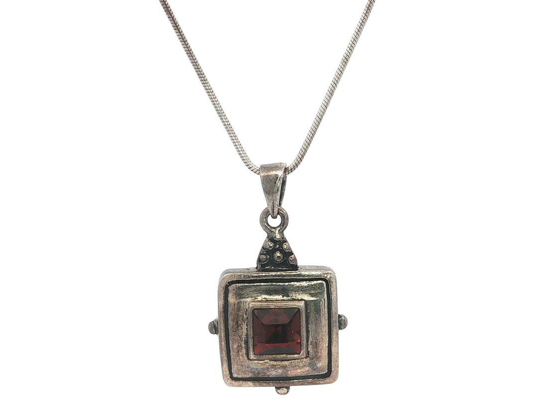 Handmade Sterling Silver Pendant Necklace with Natural Citrine: Handmade Sterling Silver Pendant Necklace with Natural Citrine This exquisite Handmade Sterling Silver Citrine High Relief Square Pendant Necklace features a striking square-cut natural citrine gemsto