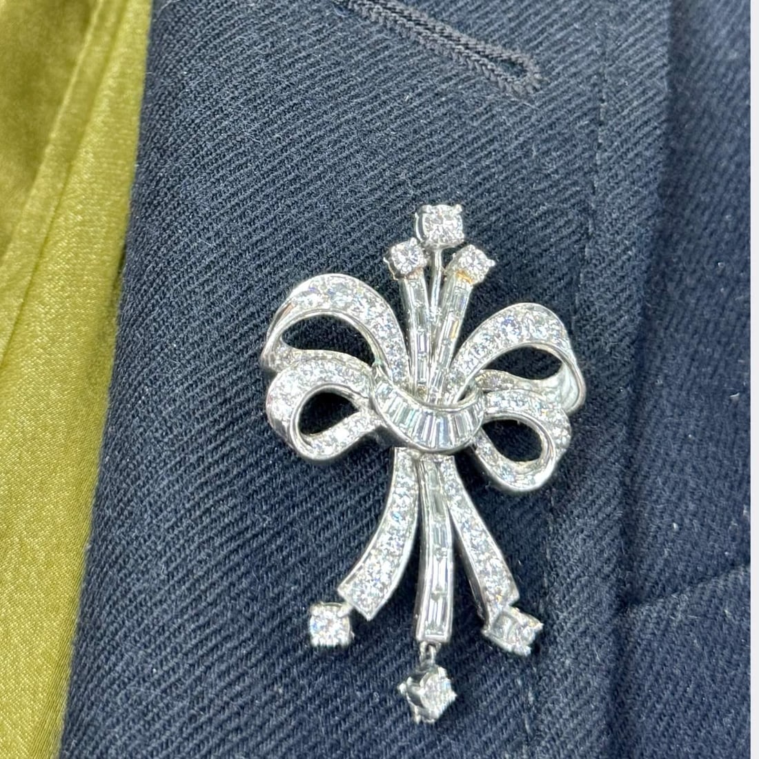 Art Deco Platinum Brooch with 77 Diamonds 4.50 Ct E-G VVS-VS (1 of 2)