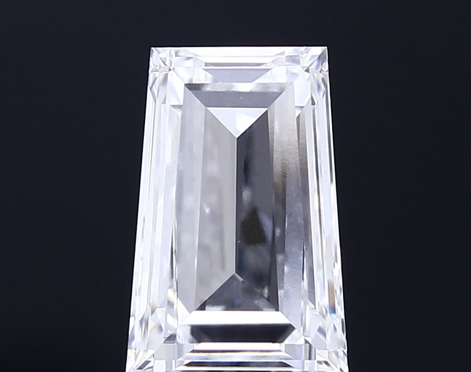 Loose Diamond - TAPERED BAGUETTE 4.0ct F VS1: Loose Diamond - TAPERED BAGUETTE 4.0ct F VS1 Source: This is a real non-mined Diamond that has been grown in a lab Shape: TAPERED BAGUETTE Carats: 4.0 Color: F Clarity: VS1 Certification: IGI Video: