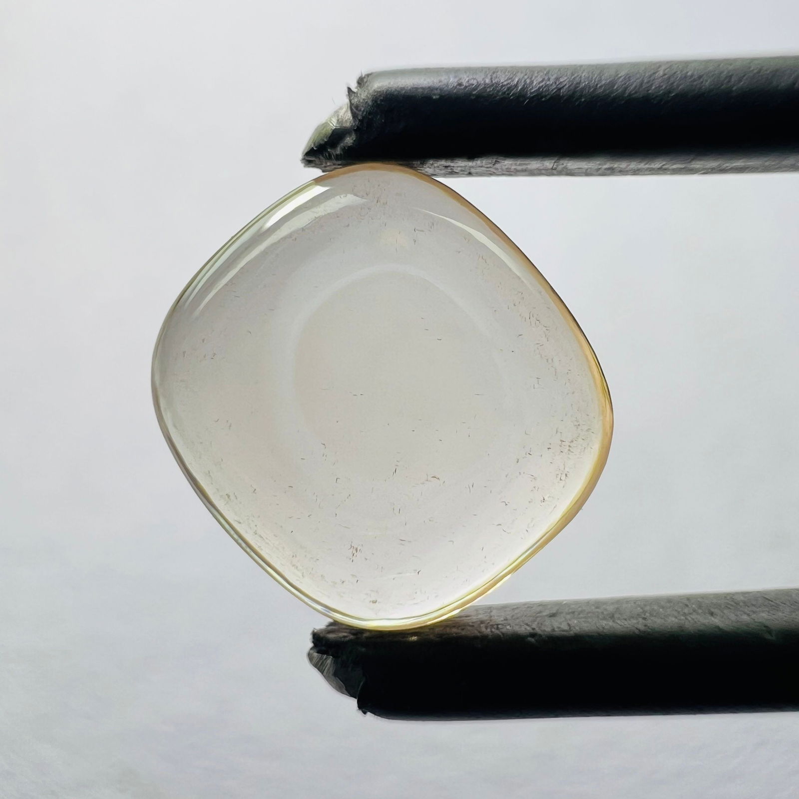 Loose Diamond - CUSHION BRILLIANT 1.23ct Brown SI1: Loose Diamond - CUSHION BRILLIANT 1.23ct Brown SI1 Source: This is a real non-mined Diamond that has been grown in a lab Shape: CUSHION BRILLIANT Carats: 1.23 Color: Brown Certification: NONE Video: